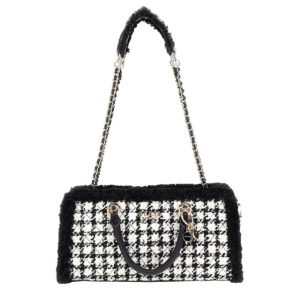 GUESS táska CRISTI fekete-fehér